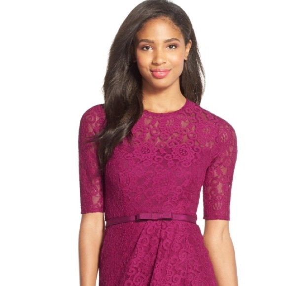 Gabby Skye Women's Short Sleeve Lace Dress - Picture 1 of 4